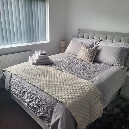Spacious & Cosy Holiday Home In Manchester Bagian luar foto