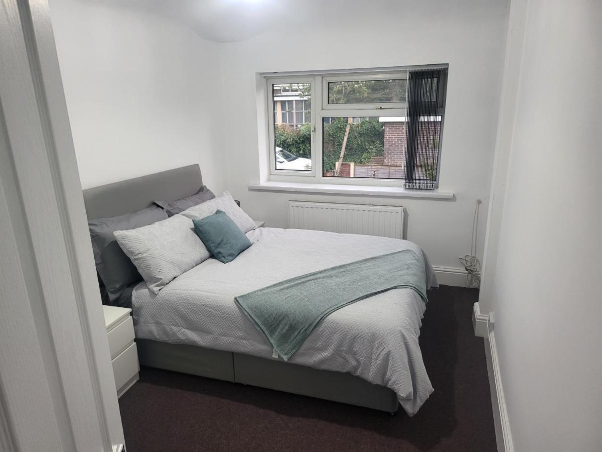 Spacious & Cosy Holiday Home In Manchester Bagian luar foto