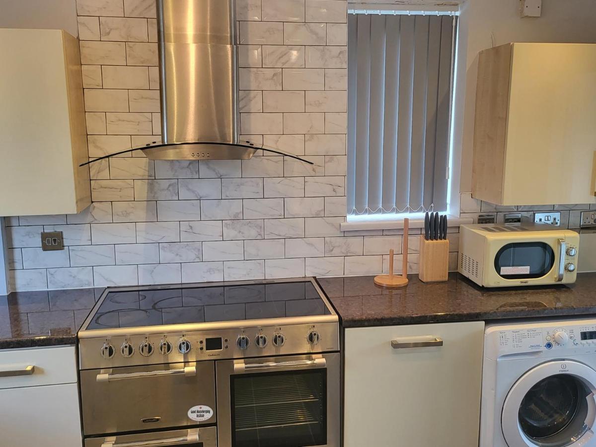 Spacious & Cosy Holiday Home In Manchester Bagian luar foto