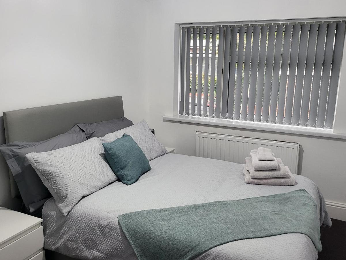 Spacious & Cosy Holiday Home In Manchester Bagian luar foto