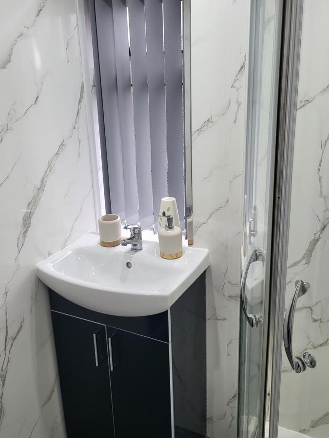 Spacious & Cosy Holiday Home In Manchester Bagian luar foto