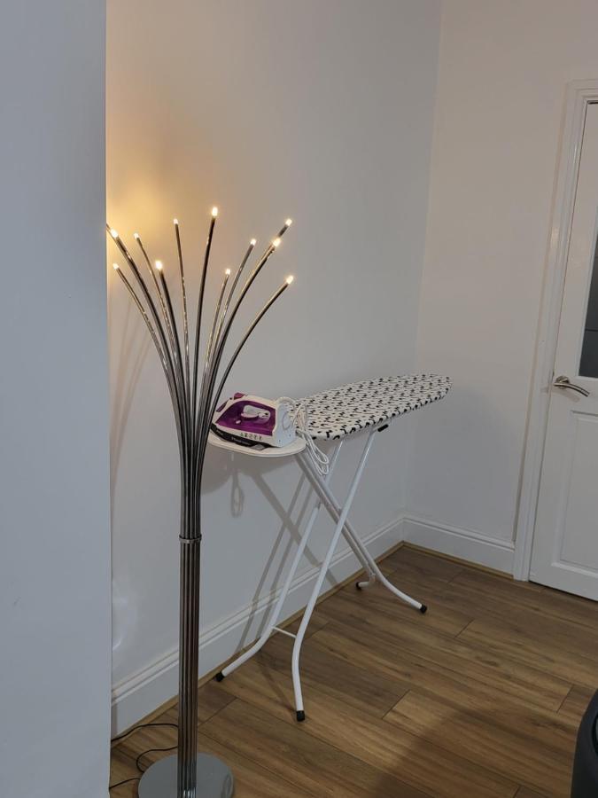 Spacious & Cosy Holiday Home In Manchester Bagian luar foto
