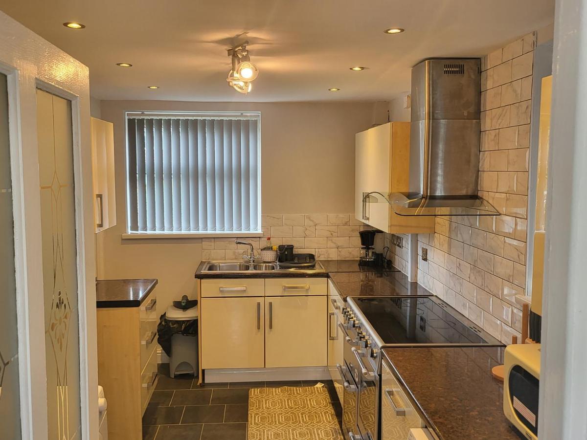 Spacious & Cosy Holiday Home In Manchester Bagian luar foto