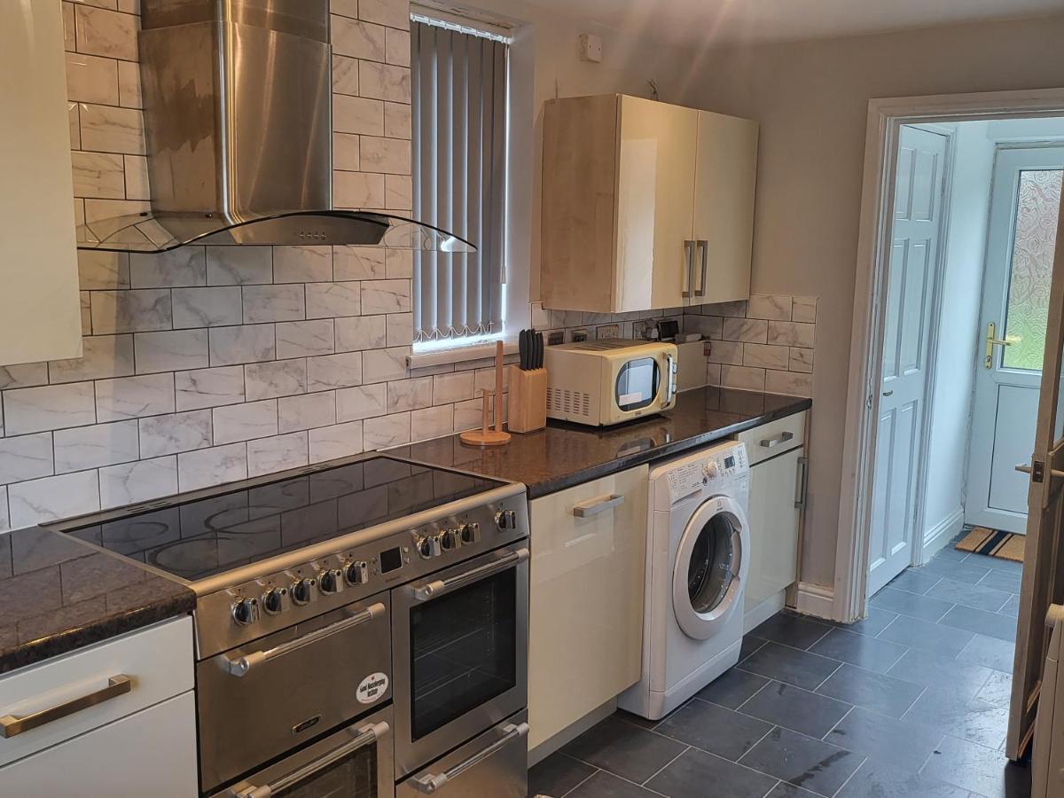 Spacious & Cosy Holiday Home In Manchester Bagian luar foto