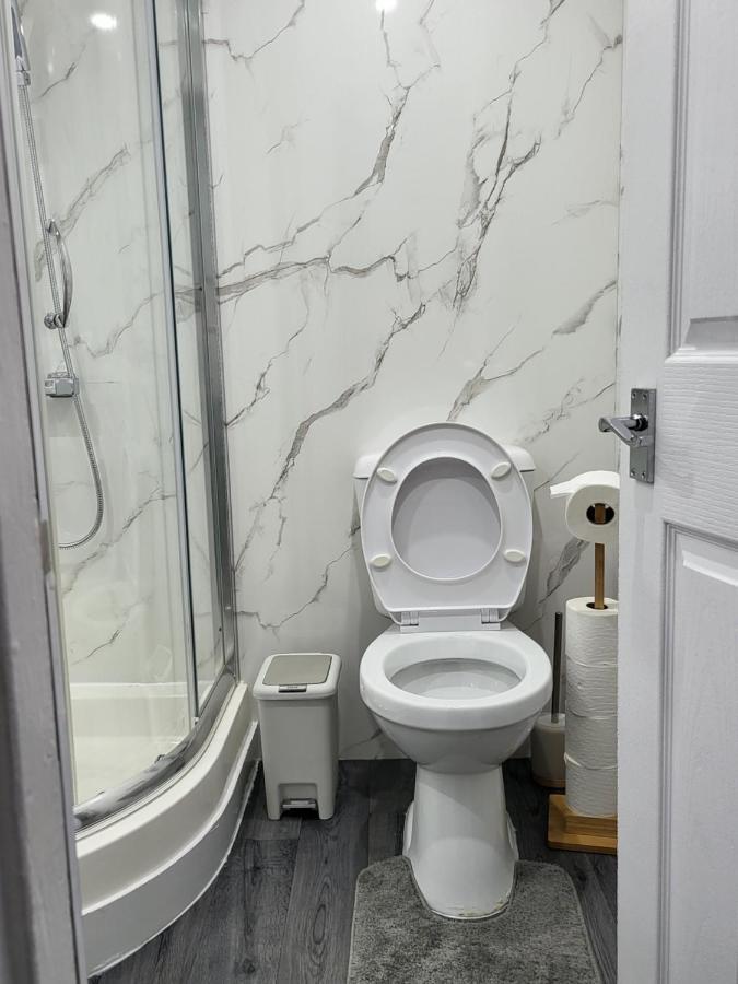 Spacious & Cosy Holiday Home In Manchester Bagian luar foto