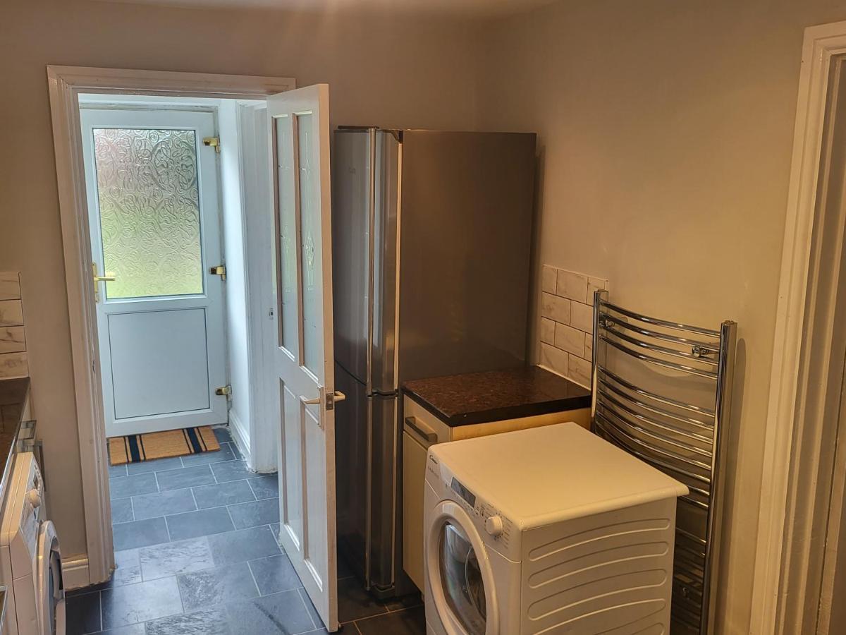 Spacious & Cosy Holiday Home In Manchester Bagian luar foto