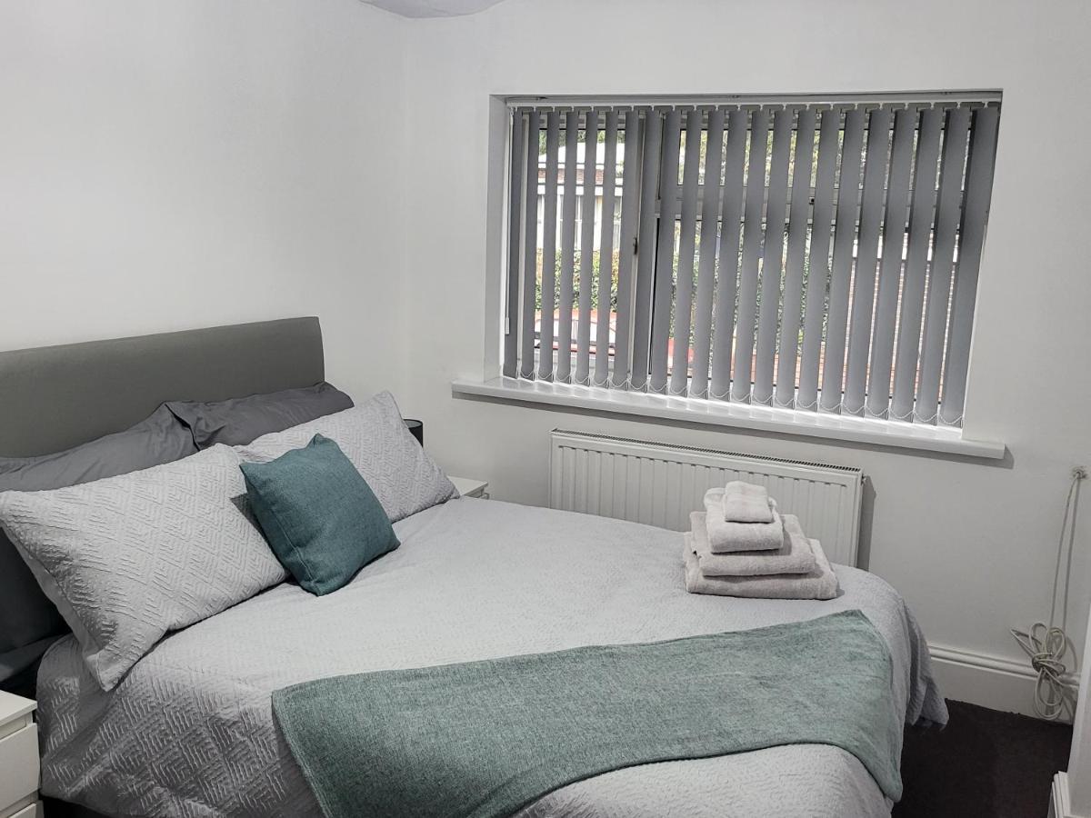 Spacious & Cosy Holiday Home In Manchester Bagian luar foto