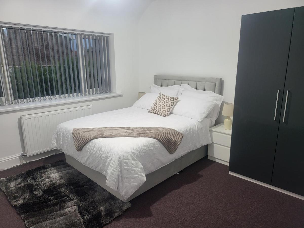 Spacious & Cosy Holiday Home In Manchester Bagian luar foto